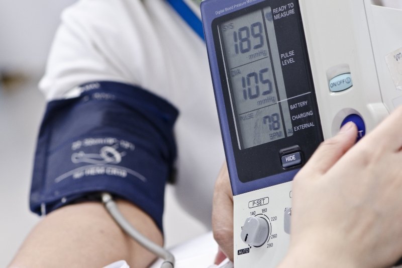 4 Tips To Instantly Lower Blood Pressure In An Emergency ...
