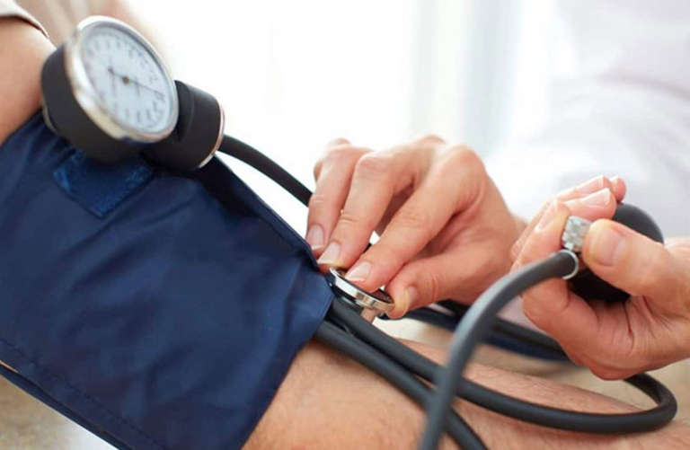 á? Why does blood pressure rise?