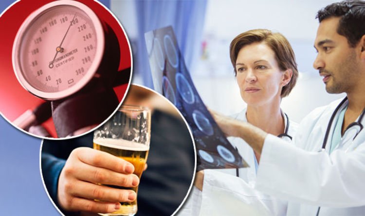 Dementia news: High blood pressure and alcohol are major ...